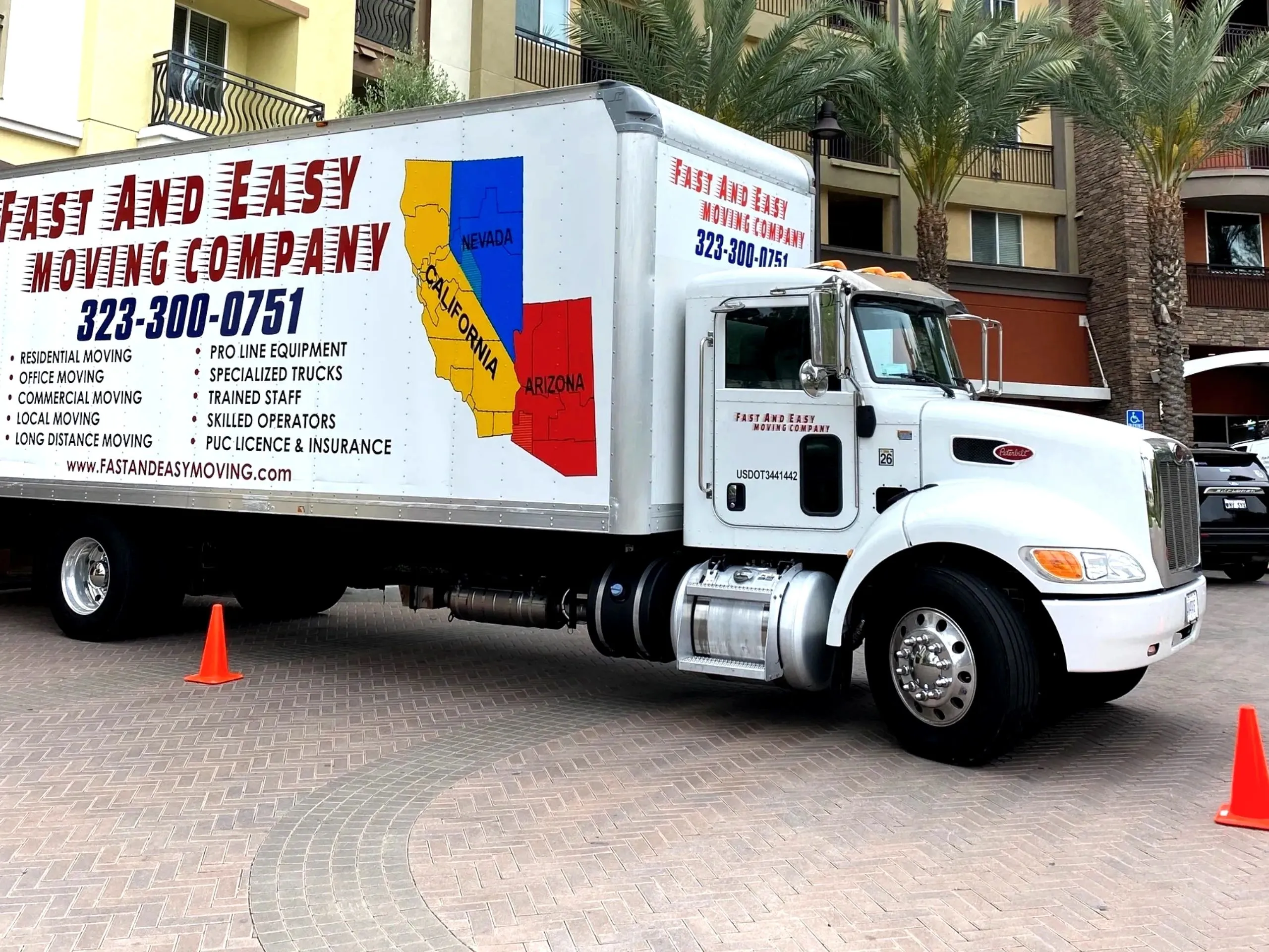 Fast and Easy Moving Logo