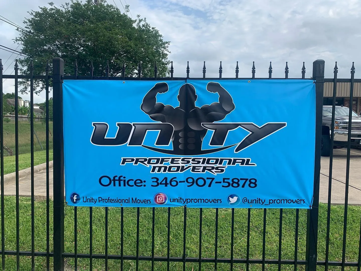 Unity Professional Movers Logo