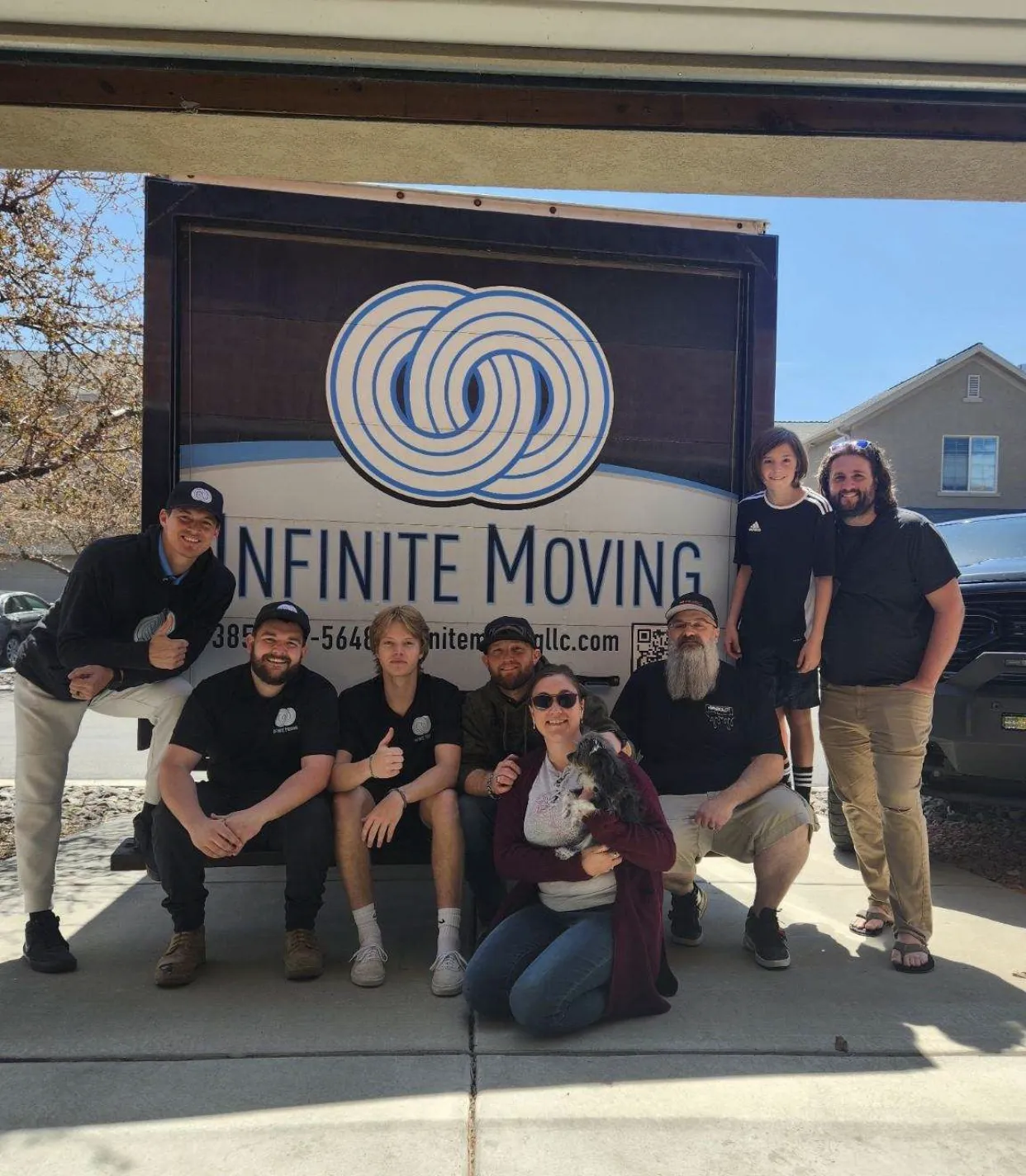 Infinite Moving LLC Logo