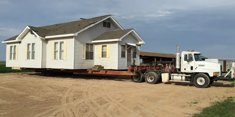 Marks House Moving Logo